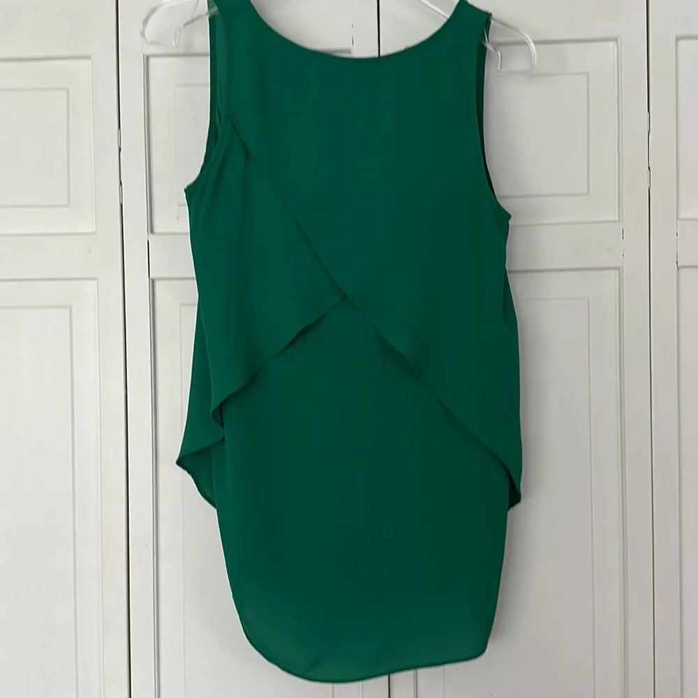 Dressy green tank - Picture 3 of 4